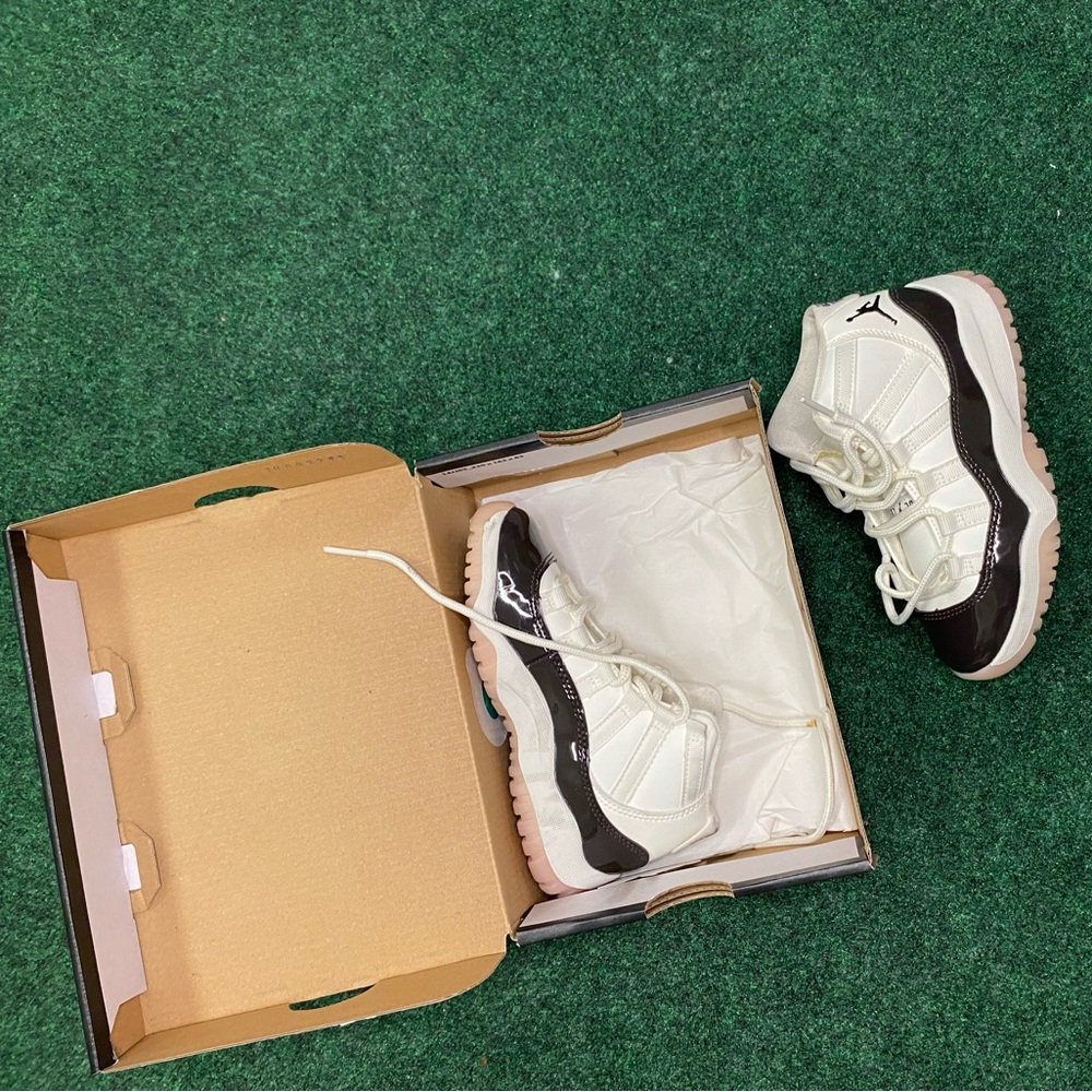 Jordan retro 11s